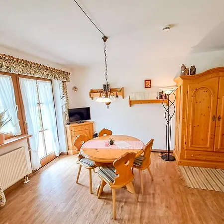 Haus Entfelden Apartament *